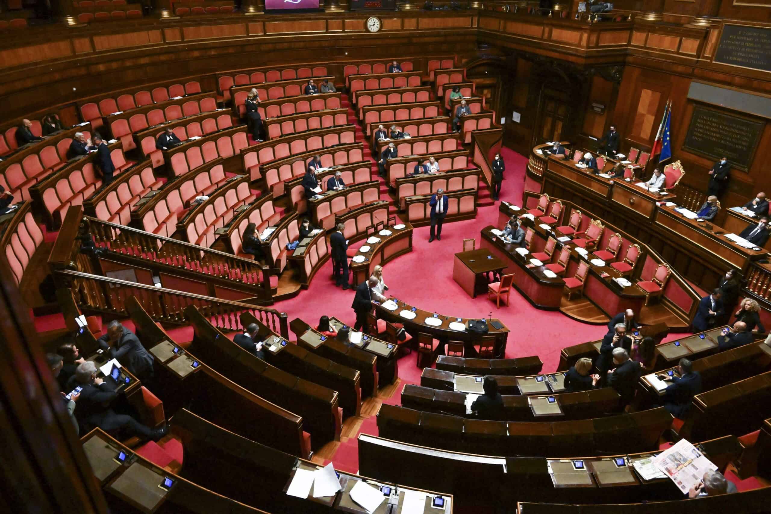 Senato Approva Aiuti Bis: Rimossa La Norma Sul Tetto Degli Stipendi Dei ...