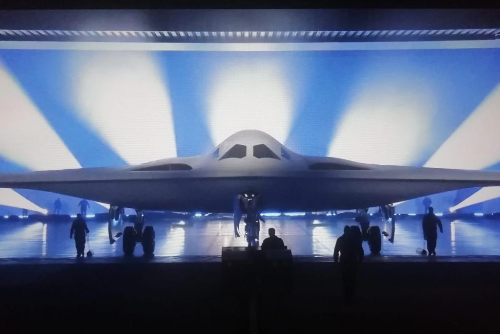 Presentato Il Bombardiere Strategico Stealth B-21Raider, Il Primo Aereo ...