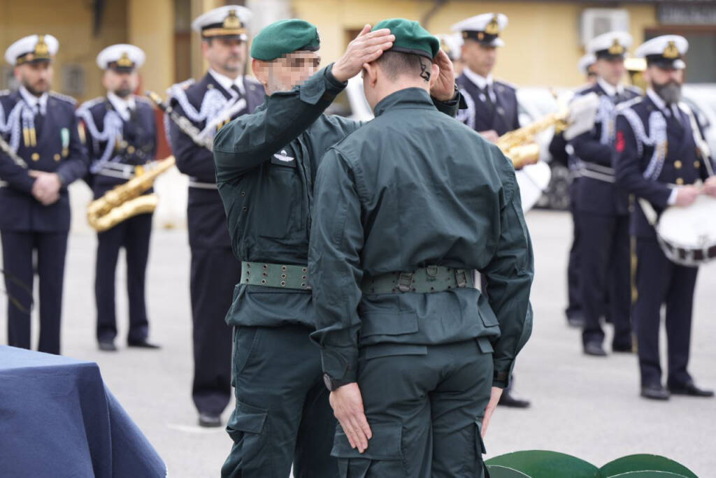 Nuovi Incursori Per La Marina Militare Italiana Cerimonia Di Consegna Del Basco Verde Al