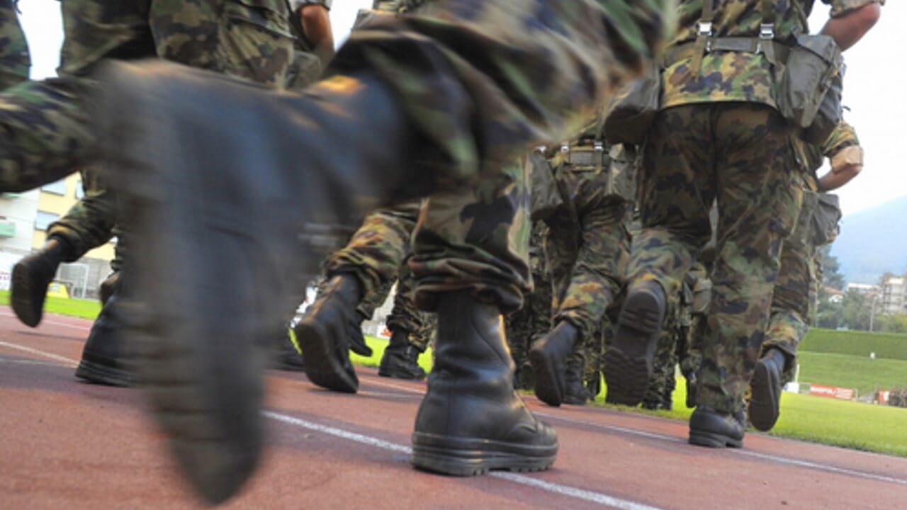 Scandalo nella caserma di Alpini: massaggi forzati, abusi e vessazioni. Esercito: “Massima collaborazione all’Autorità Giudiziaria”