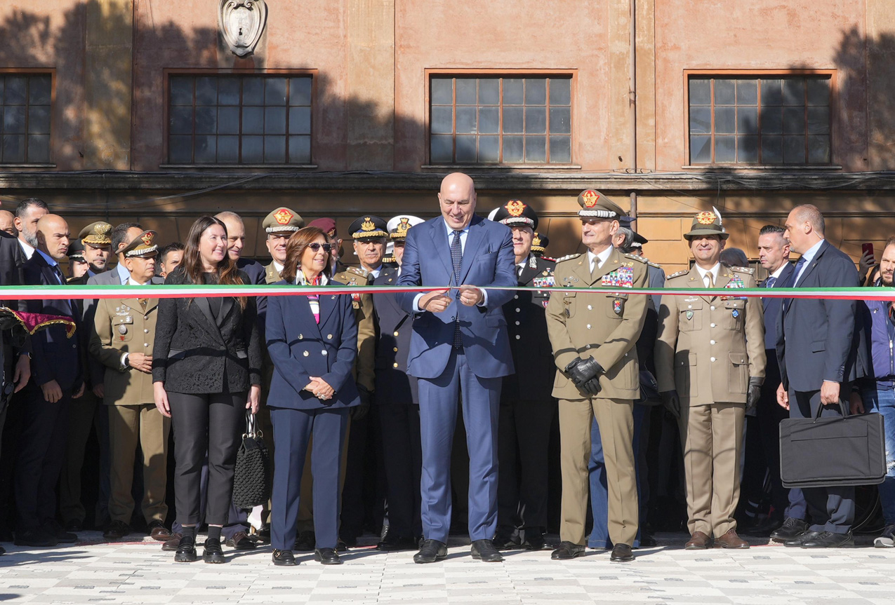 VILLAGGIO DIFESA: IL CIRCO MASSIMO SI TINGE DI TRICOLORE. ROMA ABBRACCIA LE FORZE ARMATE