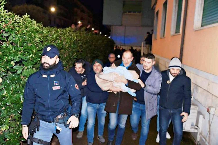 Rapimento della piccola Sofia: indagini ad ampio raggio, ombre sulla polizia e sulla clinica