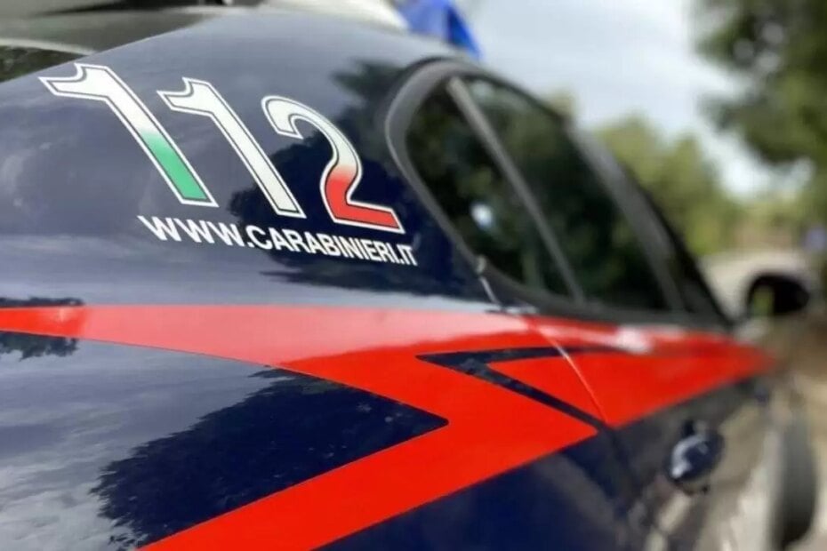 Incidente con una Tesla a Camerino, falsa ricostruzione dopo lo schianto: carabiniere sotto accusa per favoreggiamento