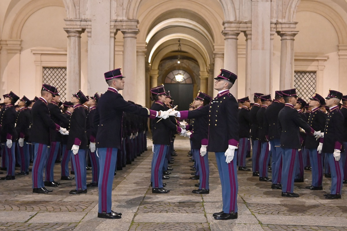 La Fermezza del Futuro: all’Accademia Militare la consegna dello spadino al 207° corso