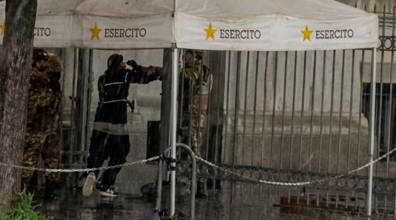 Militari dell’Esercito aggrediti a Catanzaro durante Strade Sicure davanti alla Corte d’Appello, uomo fermato dalla Polizia di Stato