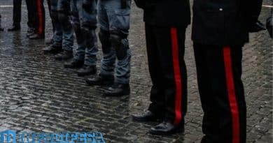 Militari dell’Arma dei Carabinieri impegnati in attività di pattugliamento e sicurezza urbana, tema centrale del confronto politico e sindacale sulle assunzioni dei Carabinieri ausiliari nel 2026.