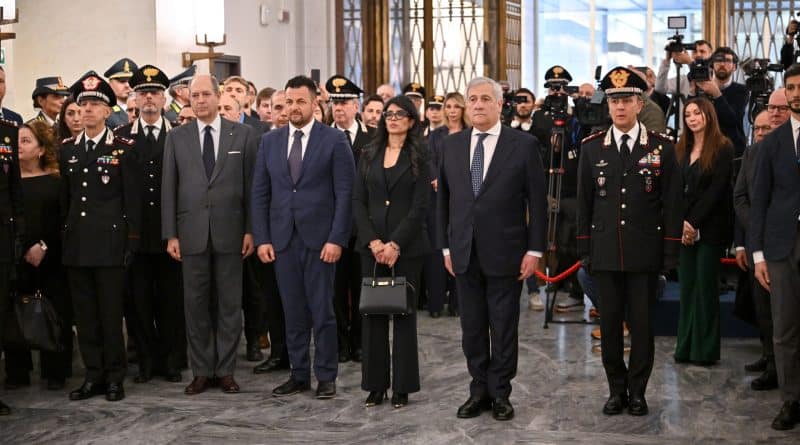 Cerimonia alla Farnesina per Luca Attanasio e Vittorio Iacovacci: deposizione corona d’alloro e targa per i caduti all’estero, con il Comandante Generale dei Carabinieri Salvatore Luongo