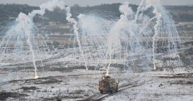 Forze NATO durante la live capability display di Steadfast Dart 26 al Bergen Training Area, nord Germania, 20 febbraio 2026: operazioni multi-dominio con integrazione aria-terra, JTAC, fanteria aviotrasportata e forze speciali