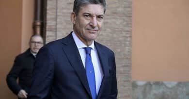 Il capo della Polizia Vittorio Pisani ordina l’avvio del procedimento disciplinare per la destituzione di Carmelo Cinturrino; su Rogoredo possibili ulteriori contestazioni per altri agenti coinvolti.