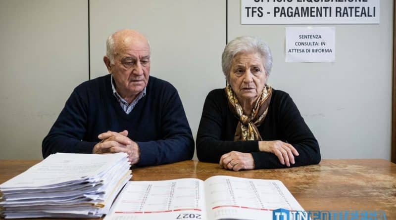 Infografica sulla sentenza della Corte Costituzionale che dichiara illegittimo il TFS a rate ma rinvia la decisione al 14 gennaio 2027.