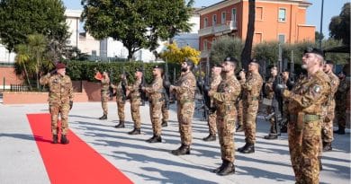 Il Generale di Corpo d'Armata Carmine Masiello, Capo di Stato Maggiore dell'Esercito, durante la visita al 28° Reggimento "Pavia", unità di eccellenza nelle comunicazioni operative della Forza Armata