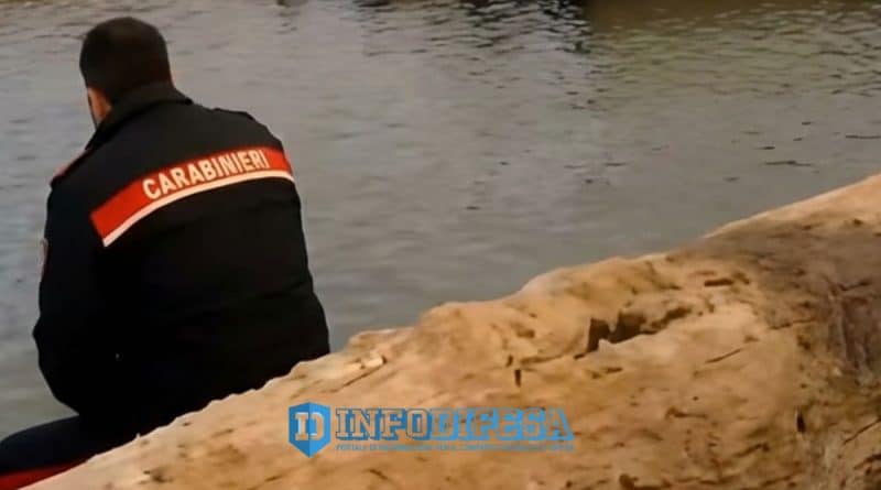 Carabiniere di Osimo salva un uomo sulla scogliera di Numana ammanettandosi al suo polso per impedirgli di cadere