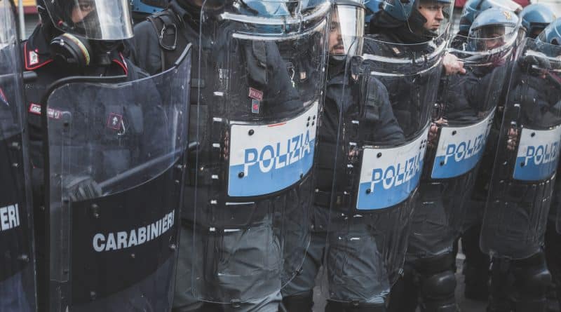 approvate la proroga del Comandante generale della Gdf e del vice comandante dei Carabinieri, escluse addettanze militari e visite intime ai detenuti