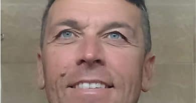 Muore davanti al figlio dopo l’aggressione del branco a Massa