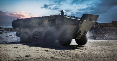 Indra Land Vehicles e IDV siglano l’accordo strategico per il VACIM con 34 piattaforme anfibie SUPERAV 8x8 destinate alla Fanteria di Marina spagnola