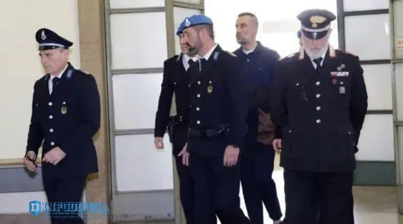Udienza sull’omicidio di Abderrahim Mansouri a Milano, con i testimoni che accusano il poliziotto Carmelo Cinturrino