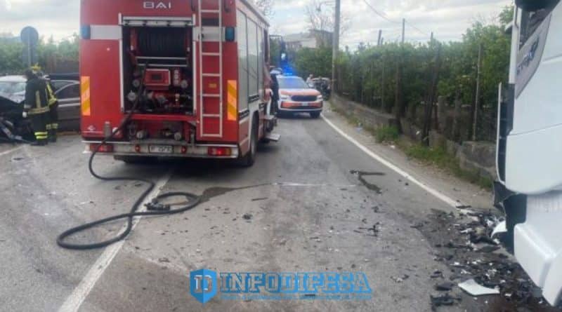 Incidente mortale a Pagani in via Mangioni, auto contro camion: morti il carabiniere Domenico Allegri e la suocera Antonietta De Martinis