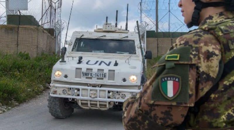 Mezzi del contingente italiano UNIFIL in Libano meridionale dopo l’episodio denunciato da Guido Crosetto, con colpi di avvertimento attribuiti alle IDF durante il tragitto da Shama verso Beirut