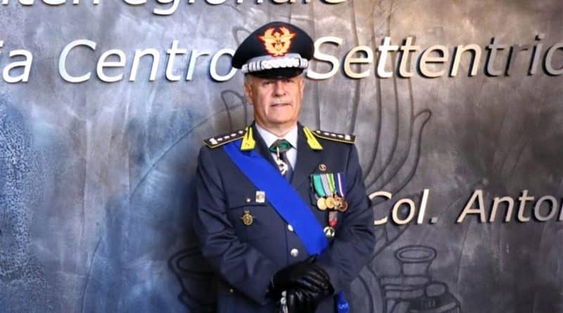 Bruno Bartoloni assume il Comando interregionale della Guardia di finanza dell’Italia centro settentrionale a Firenze durante la cerimonia di avvicendamento con Riccardo Rapanotti alla presenza di Andrea De Gennaro