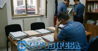 Carabinieri in servizio davanti a una caserma, focus sul malessere denunciato dal sindacato NSC tra Ufficiali, Marescialli, Brigadieri, Appuntati e Carabinieri