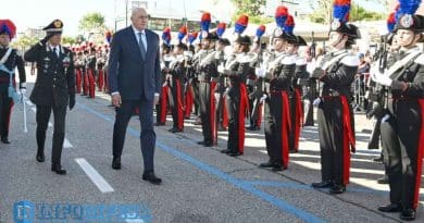 Il Ministro della Difesa Guido Crosetto al XXVI Raduno Nazionale dell’Associazione Nazionale Carabinieri a Rimini con le autorità e i radunisti sul lungomare