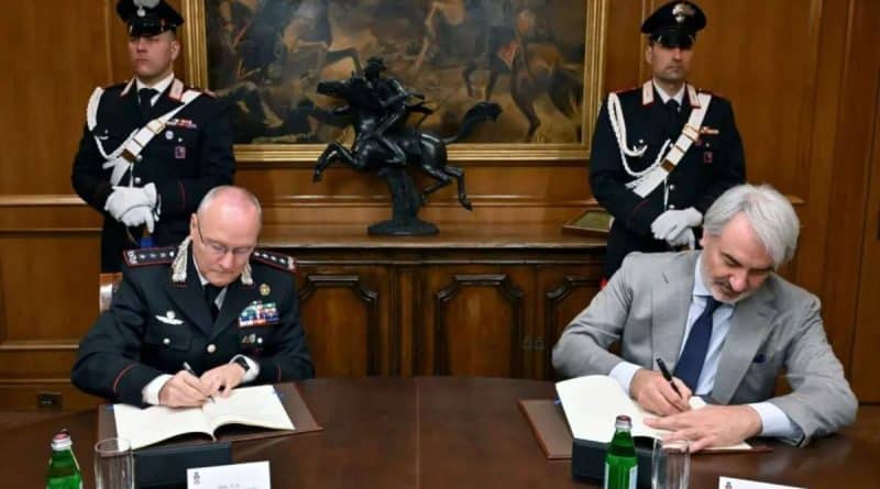 Firma dei tre protocolli d’intesa tra Arma dei Carabinieri e Difesa Servizi presso il Comando Generale dell’Arma, con il Gen. C.A. Andrea Taurelli Salimbeni e il Dott. Luca Andreoli