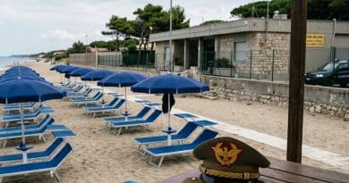 Copertina sul caso Piazzapulita tra ARQ, paradiso dei generali, polemiche sui privilegi e realtà della vita in divisa dei militari