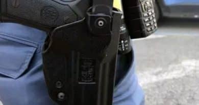 Via Bossolaro a Milano, dove un 23enne avrebbe sfilato la pistola d’ordinanza a un agente fuori servizio facendo partire un colpo senza feriti